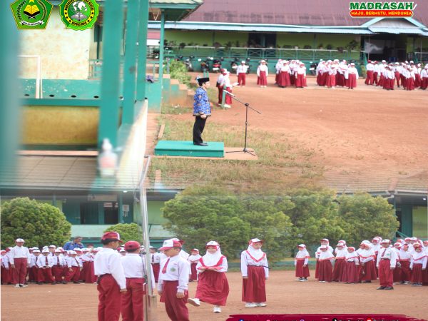 MIN Kapuas Hulu Gelar Upacara Peringatan Hari Pahlawan Nasional 10 November 2025